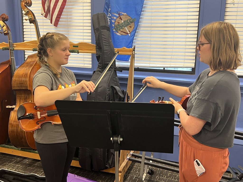 ClassenOrch's tweet photo. Our @ClassenSASOKC Strings Pedagogy class was able to go to @CSASMiddle and mentor our beginning strings students!  We loved it!  Favorite quote of the day “Mrs. Banz, Teaching is so fun!” 💙I couldn’t agree more. @OKCPS #betterthannormal #noexcuses #findawaymakeaway @kimmybanz https://t.co/Udp9RTItae