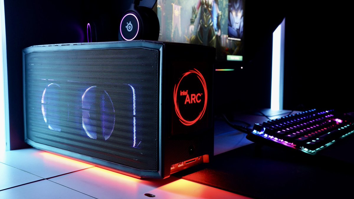 jeffrclark's tweet image. The Intel® Arc™ Gaming Truck is about to hit the road! First stop - PAX West 2022 in Seattle, WA, September 2-5! #IntelGaming #IntelArcGraphics #IAmIntel  intel.ly/3AFVeiv