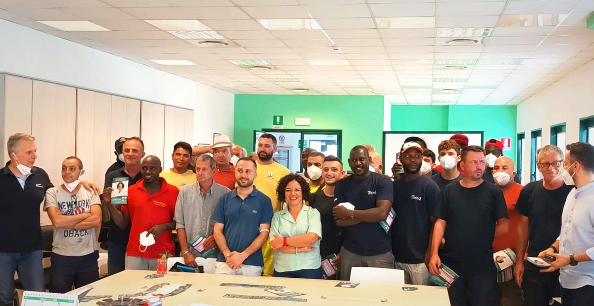 ClementiniLazio's tweet photo. 🏭 IMPRESA- Oggi a #Monterotondo insieme al Sindaco Varone all'Assessore Felici ho incontrato l'azienda TECNOSERVIZI per le nostre proposte in materia di controllo dei prezzi dell’energia elettrica per famiglie ed imprese, "luce social" e supporto alla transazione ecologica. https://t.co/fLagjx0vuY