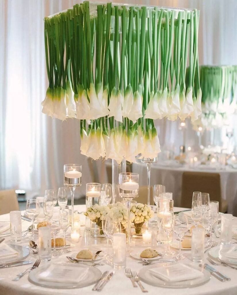 luxuryxweddings's tweet photo. Modern meets timeless in this extraordinarily unique tabletop design! Swooning for these centerpieces ✨ 

​Photo: @katielopezphoto 
​Planner: @masieevents 
​Florals: @petalprod 
Repost: @caratsandcake
​
​​#weddingdesign #tablescape #todaysluxuryweddings #luxuryweddings #wedd… https://t.co/B5AkynsCf5