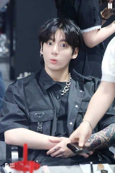 HOB3SHINE's tweet photo. Feliz aniversário meu coelhinho, obrigada por tornar meu dia mais feliz, tenho muito orgulho do homem incrível que vc se tornou, EU TE AMO MUITO🥺💜💜💜🐰 

#HappyBirthdayJungkook
#JUNGKOOKDAY 
@BTS_twt https://t.co/U5uS692Zaa
