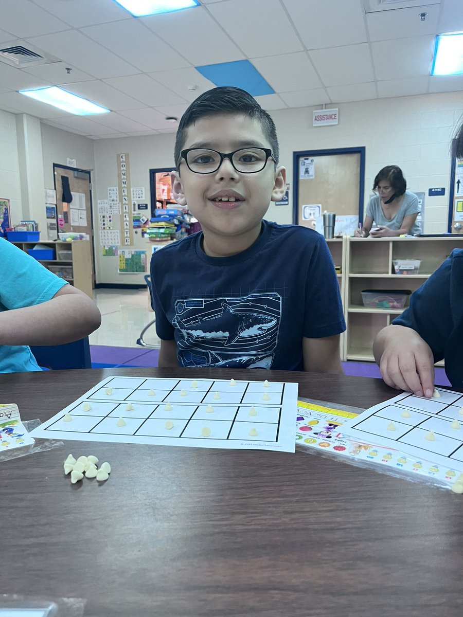MsTaylorALE's tweet photo. Representing numbers to 20 using 10 frames and food 😋 @NISDSpecialEd @NISDMurnin @MrsMorris_Math @mrhuerta_math https://t.co/m0InEZlwcA