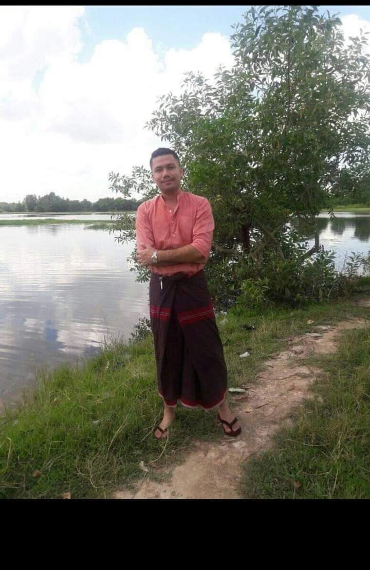 ThanHtikeOomkn's tweet photo. Gentlemen ဆန်တဲ့ဘဲရီးရဲ့ အထန်ပုံတွေ ကြည့်ချင်ရင် retweet ထား https://t.co/wPTcc1WDMY