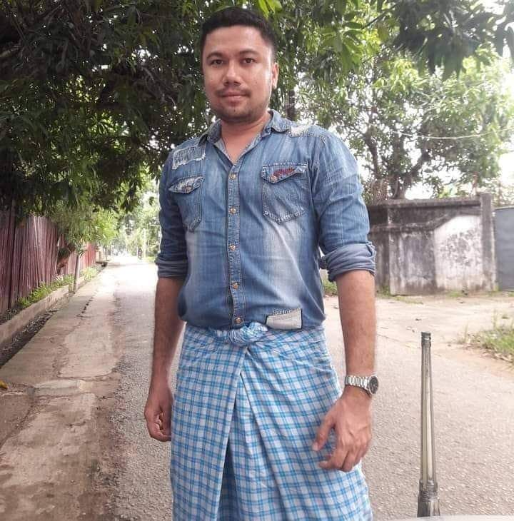 ThanHtikeOomkn's tweet photo. Gentlemen ဆန်တဲ့ဘဲရီးရဲ့ အထန်ပုံတွေ ကြည့်ချင်ရင် retweet ထား https://t.co/wPTcc1WDMY