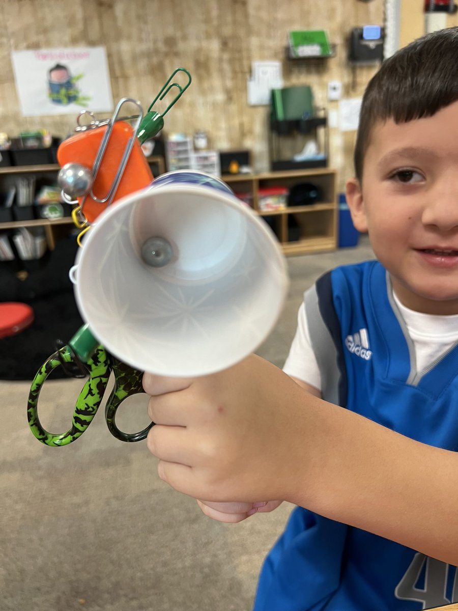 MrsHandley314's tweet photo. Exploring Magnets today.. does it stick or not stick? Later we will sort and discuss why we think some items stick and others don’t! #magnets #science @BlantonBulldogs 💙🐾 https://t.co/5cYYQCVUm5