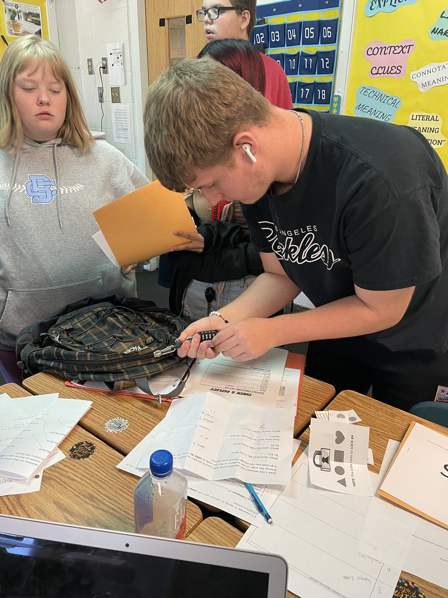 steffenmeBCHS's tweet photo. Who said mastering the figurative and connotative meanings of words has to be boring? Ms. Richards proved them wrong with her 11th graders using reading to work through an escape room. INVISIBLE INK WAS INVOLVED!! #RL44EVA https://t.co/uKml3BEnTy