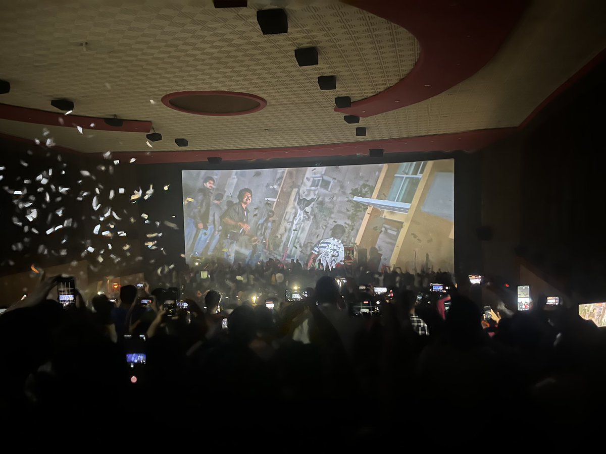 MohanYelchuri's tweet photo. Never ever experienced this so far…
Euphoria is small word for this🔥🔥🔥

Entire theatre is literally standing n watching the movie as no one is in mood to sit but everyone is enjoying n dancing with @PawanKalyan ‘s fever🥳🤩

#Jalsa4kCelebrations
#HBDJanaSenaniPawanKalyan https://t.co/U0iDtoyn8L