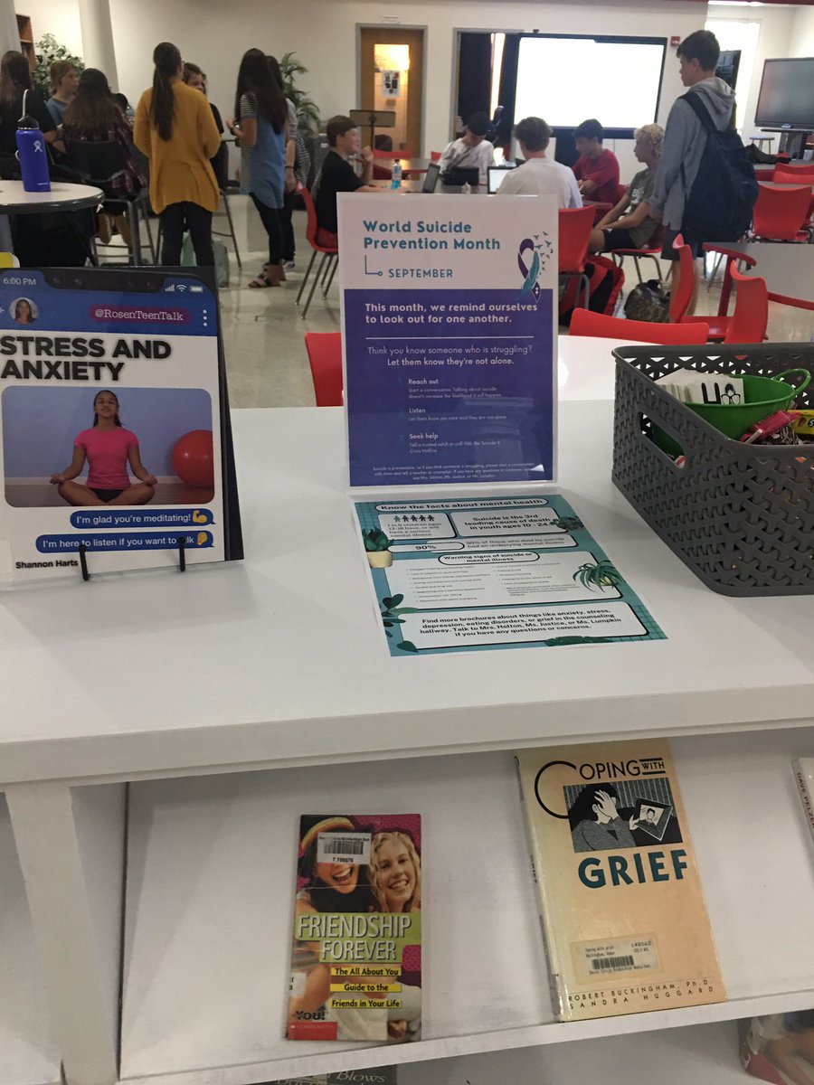 SCmiddlehigh_mc's tweet photo. September book display collaboration with our district social worker, school counselors, and SEL program. https://t.co/fMuwIAgc9y
