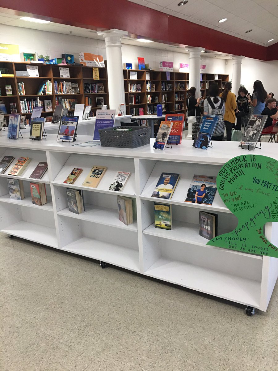 SCmiddlehigh_mc's tweet photo. September book display collaboration with our district social worker, school counselors, and SEL program. https://t.co/fMuwIAgc9y