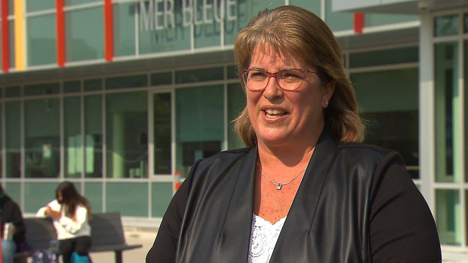 Johanne Lacombe, présidente du <a href="/ecolecatholique/">CECCE</a>  explique le rôle et le travail des conseillers scolaires à <a href="/RadioCanadaInfo/">Radio-Canada Info</a>  🎙️.
👉 C'est ici pour écouter l'entrevue : bit.ly/3B5KR9a
<a href="/FNCSF/">FNCSF</a> <a href="/AFOCSC/">AFOCSC</a>