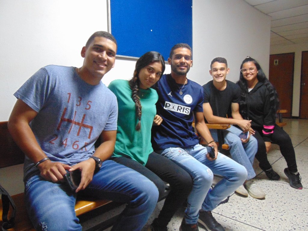 #AHORA Estudiantes y docentes de la <a href="/uney_oficial/">UNEY</a> avanzan con el contenido teórico-práctico de los CIU 2022. #1deseptiembre <a href="/NicolasMaduro/">Nicolás Maduro</a> @TibisayLucena8 <a href="/MedozaWullian/">Wullian Mendoza</a> <a href="/marioyovera/">Mario Yovera</a> <a href="/arbolve/">ArbolVe</a> <a href="/ceguyaracuy/">CEGUYARACUY</a> <a href="/JesusMYara/">Jesús Mendoza</a> <a href="/aryelisyl/">@ry€l¡$</a>