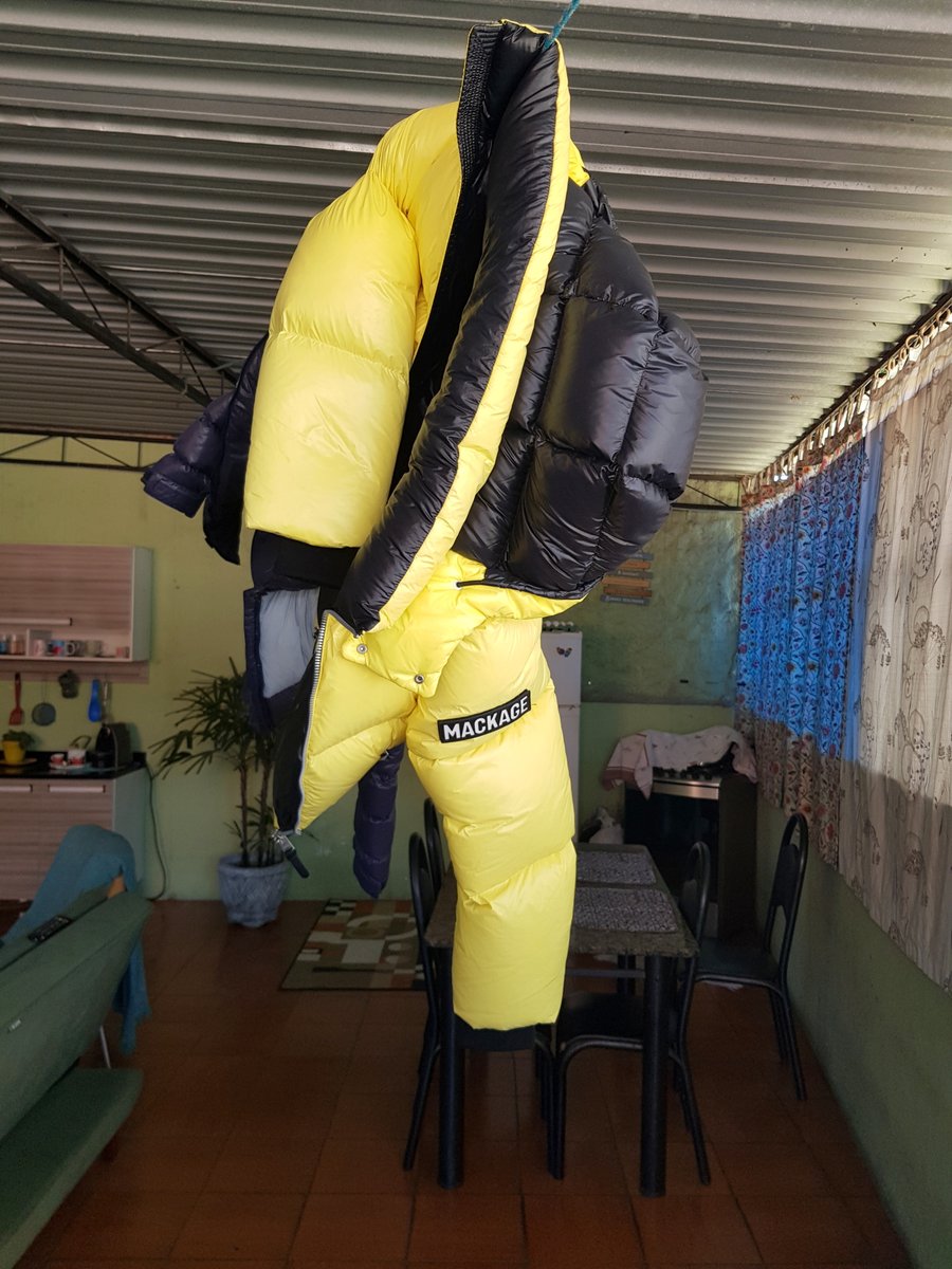 Downclubworld's tweet photo. My Mackage Yellow mega Puffy!
#mackage #downjacket #megapuff #superpuff #kentr #daunenjacke #doudoune #jaquetadenylon #jaquetapuffer https://t.co/E2z1BffuSK