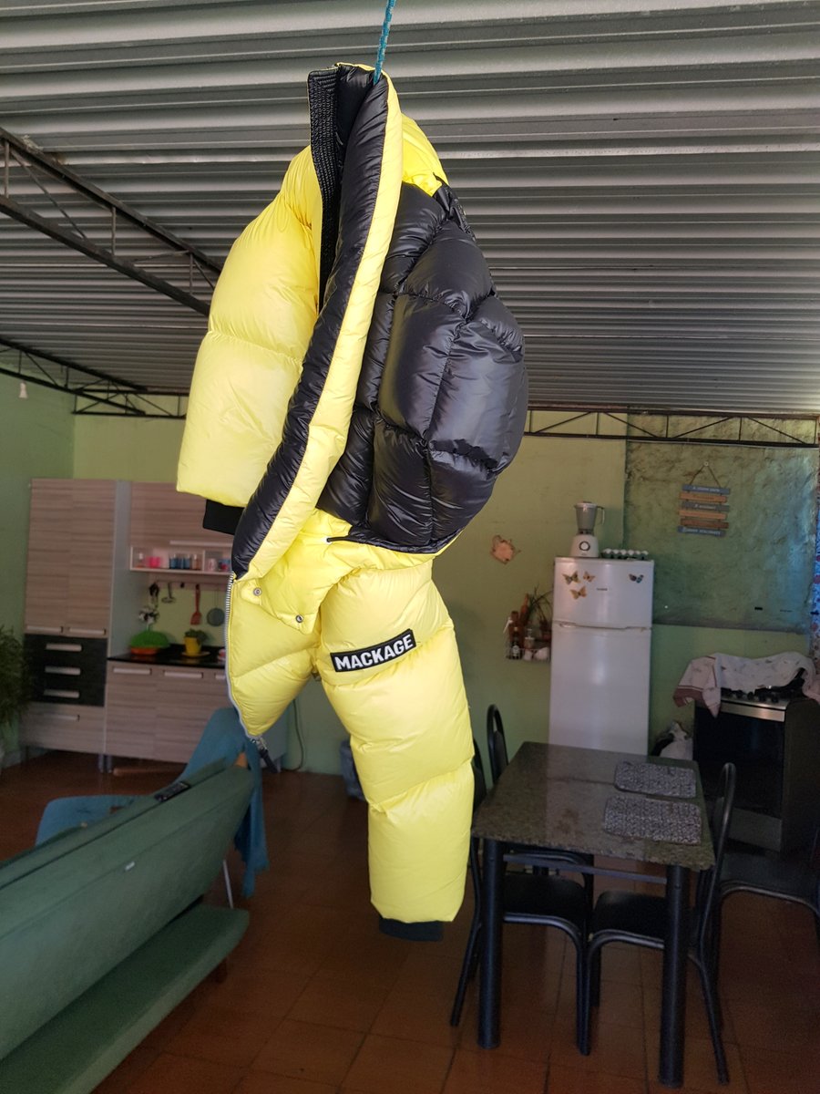Downclubworld's tweet photo. My Mackage Yellow mega Puffy!
#mackage #downjacket #megapuff #superpuff #kentr #daunenjacke #doudoune #jaquetadenylon #jaquetapuffer https://t.co/E2z1BffuSK