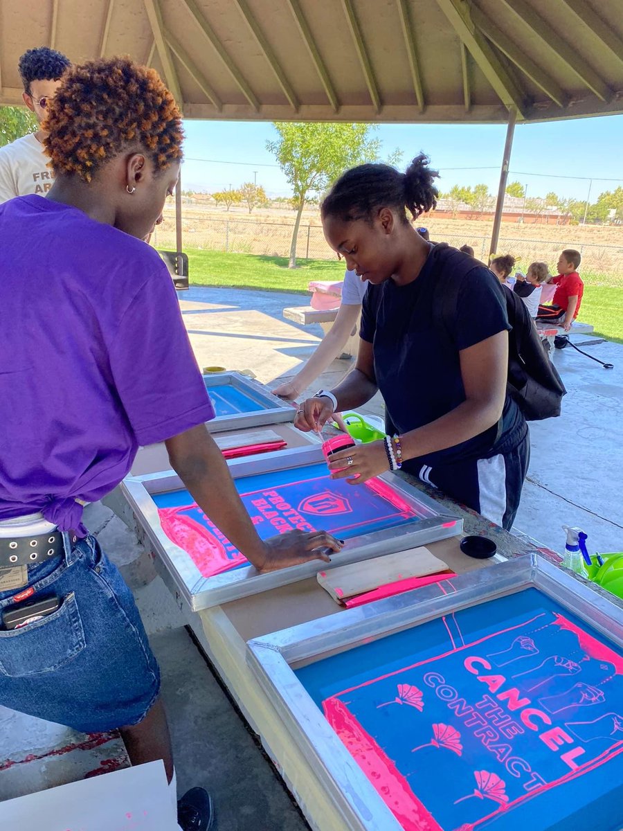 canAVcontract's tweet image. This is what community care looks like:

🌼450+ participants joined us at the park
🌼We gave out 1100+ books for free 
🌼270 folks participated in the VIP luau breakfast
