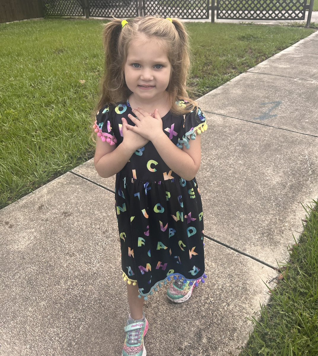 StiresStylin's tweet photo. @GlennonDoyle this morning my 5 yr old, Ella was not feeling kindergarten, she was having a rough start, so in the parking lot, I held her little face in my hands, looked her in the eyes and said “you can do hard things. I believe in you”. She took a deep breath &amp; marched in💜 https://t.co/haGk4nn29E