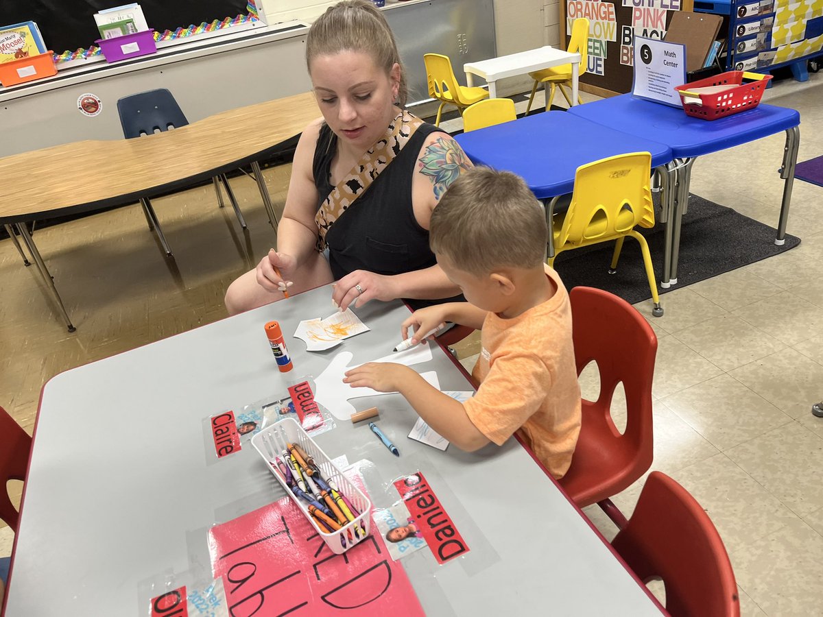 Mrs.Sloan tweet media