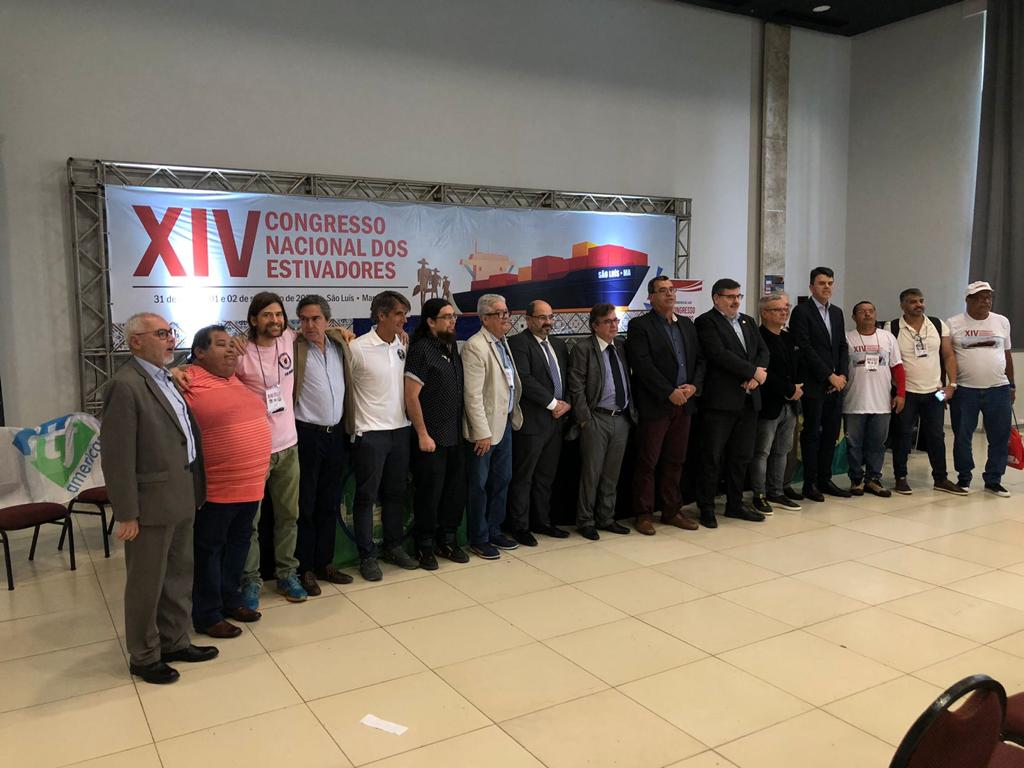 ITF_Americas's tweet photo. #Brasil 🇧🇷 Ontem se realizou o XIV Congresso Nal dos Estivadores, reunindo sindicatos afiliados à #FNE, representantes da #FENOP, #FNTTAA, #CONTTMAF, #IDC e a #ITF. Analisaram-se as políticas portuárias e trabalhistas; privatizações dos portos, entre outros temas vitais #SomosITF https://t.co/uz8cAWjChE
