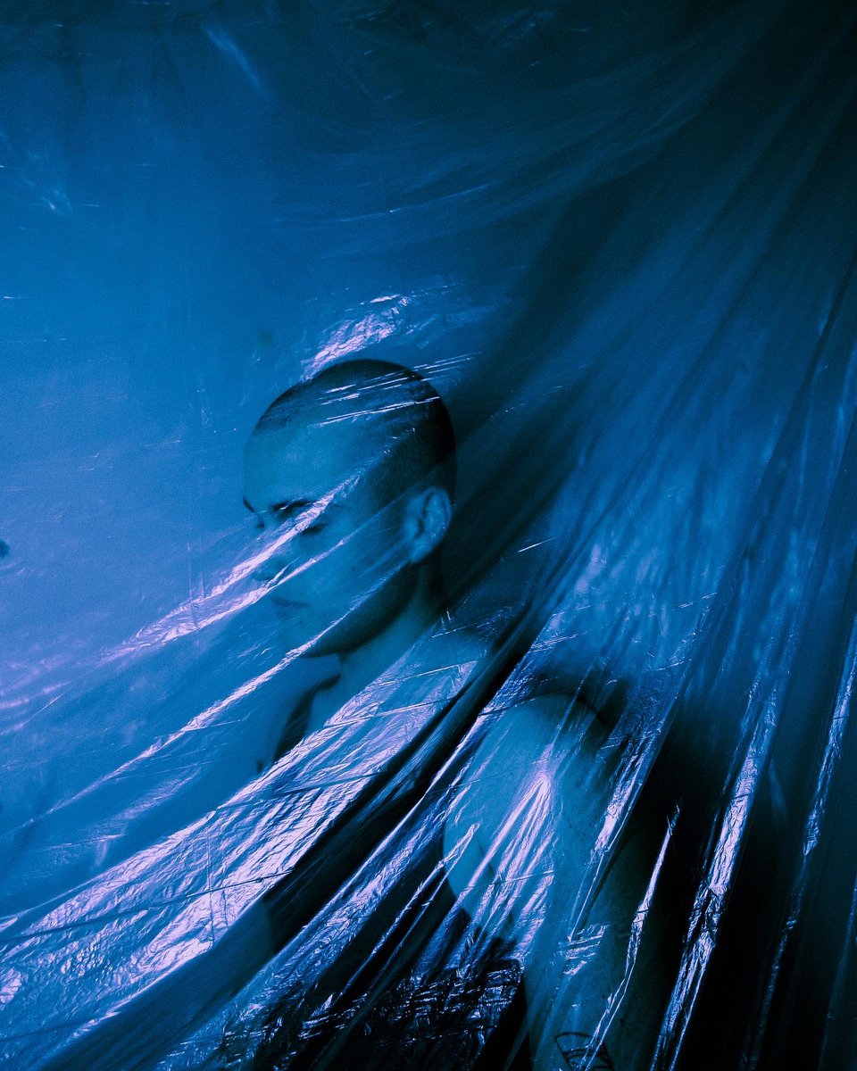 RackCC's tweet photo. “Antigo” abre a porta da EP “Tens Que Me Sentir Primeiro” 
A partir de hoje podem começar a contagem 🕰 primeira faixa estará disponível em breve. https://t.co/vIhP2lDMpc
