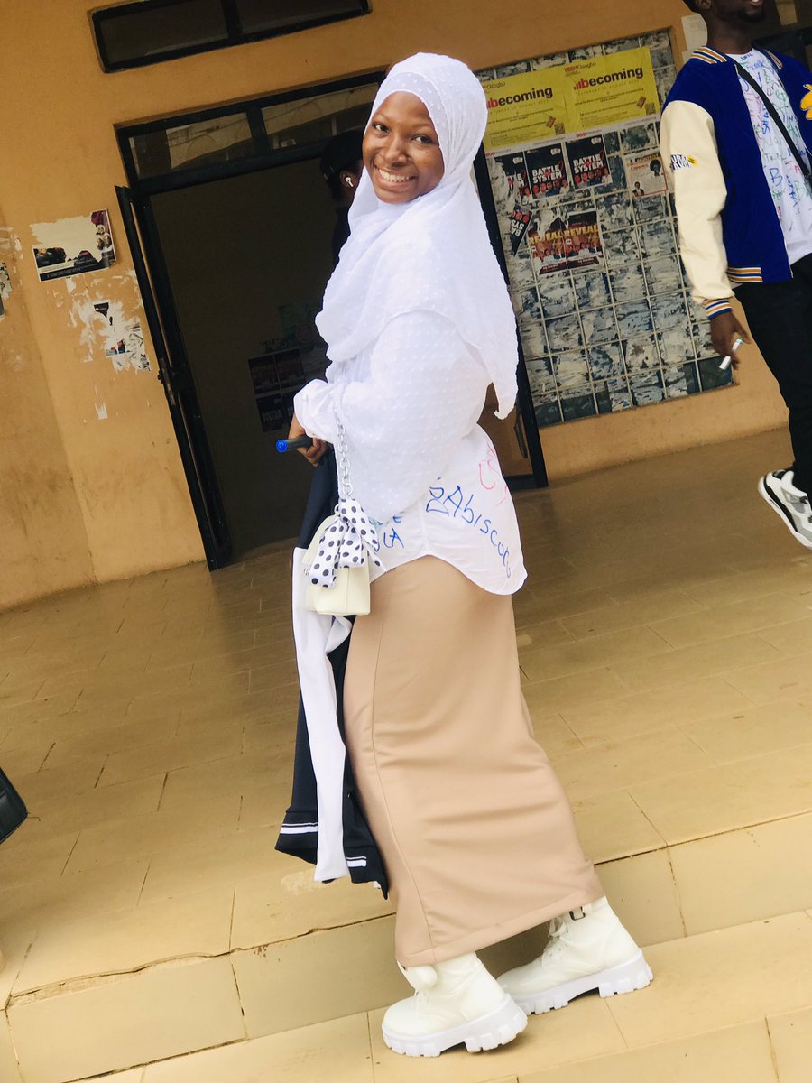 Rofihar_aladire's tweet photo. All that hardwork for just a piece of paper?…Congratulation to me on getting my piece of paper 🎉
Mom, dad, big brother, baby sis..thanks for all you’ve been doing
Bsc Microbiology bagged 📌
#uniosun #uniosunsignout #22graduate #iamoutofschool #graduated #graduate https://t.co/RWBCtc5voa