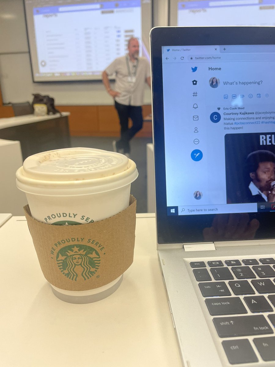 kiang_karen's tweet photo. What an eye opening👁 speaker last night!!! @BrettKing with his insights on technology and the future of the banking industry @thePCBS 
Having an interesting discussion in @EricCook’s class today with some @Starbucks #pumpkinspicelatte 
#pcBSers https://t.co/85MvzlRDgr