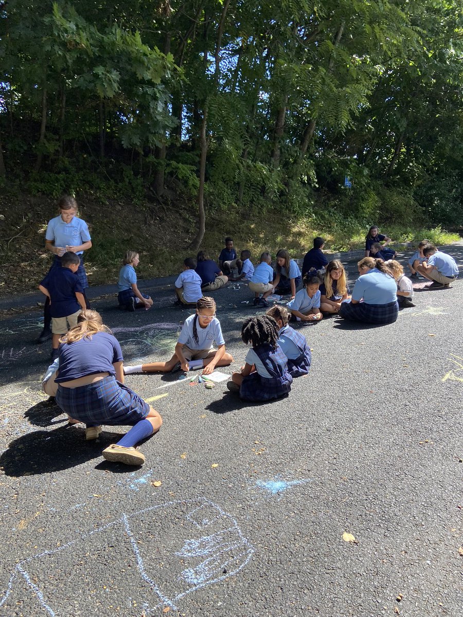 OLAngelsSchool's tweet photo. Awesome day for our new buddies. Kindergarten and Grade 6 meet! https://t.co/1sgFcXH1Cl