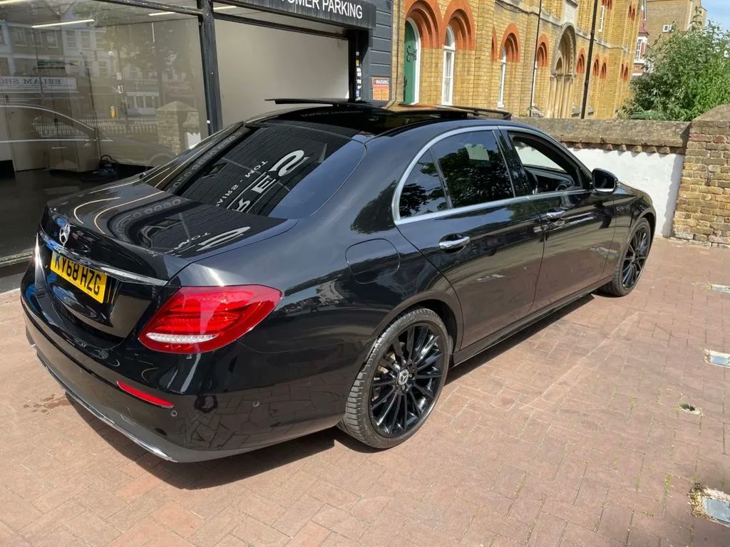 Rushmores_Cars's tweet photo. 💥 2018 MERCEDES-BENZ E-CLASS💥
Just in! This 2018 68 MERCEDES-BENZ E-CLASS 2.0 E 220 D 4MATIC AMG LINE PREMIUM 4d 192 BHP With 26000 Miles!  

£29,550 or From £394 Per Month!

⬇️Apply Here⬇️
https://t.co/QucF7QBhCj  📊

#cars #Catford #carsforsale #cargram #London https://t.co/SjuoVR03IK