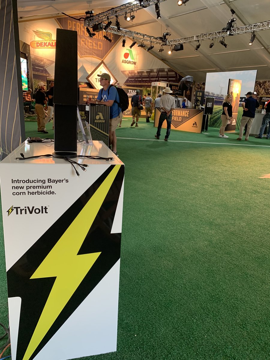 BayerCropProUS's tweet photo. Spotted #TriVolt at the @Asgrow_DEKALB or @ChannelSeed tents at #FPS22? 👀 Next stop: the #TriVolt Theater to see #ProofInAction 🎥🌽🧡 https://t.co/bUbQgIiXqW