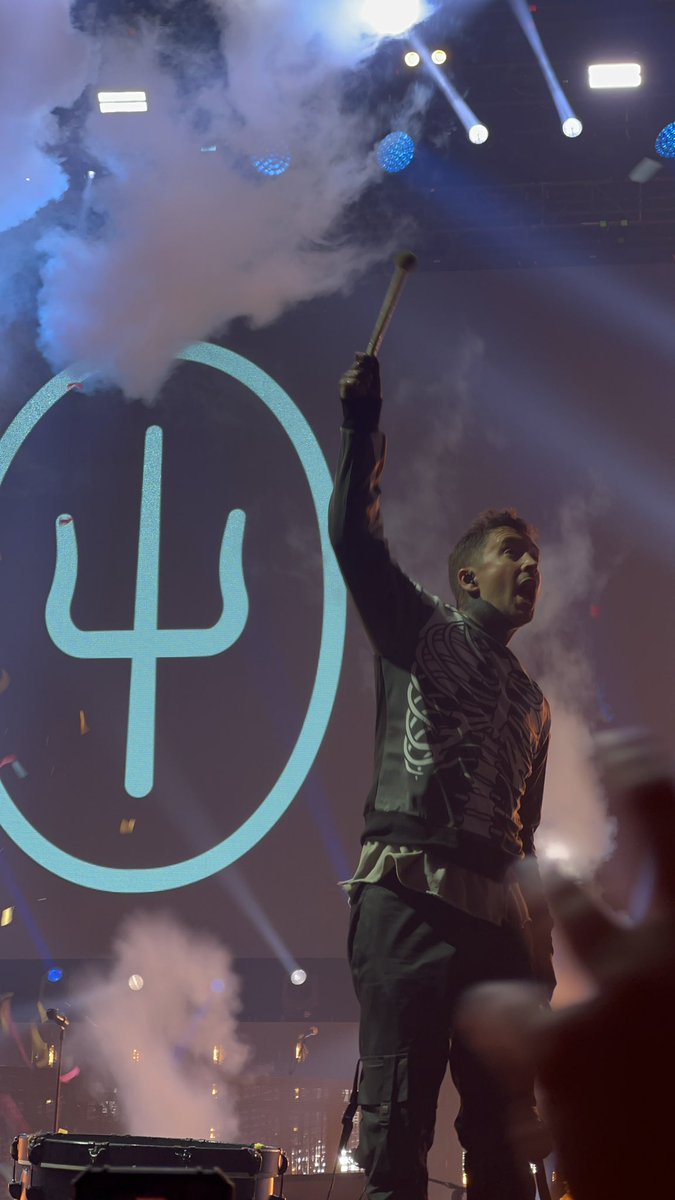 medleydun's tweet photo. i had a tyler joseph moment last night dont tell josh i swerved https://t.co/KwqD59xWZ1