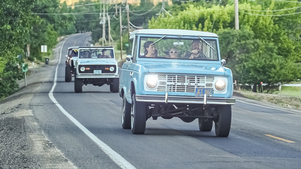 A nice evening cruise in a classic Bronco.

#tomsoffroad #rockandrollevent #jacksonvillecruise #fordbronco #earlybronco #classicbronco #vintagebronco #leadingthetrailsince76