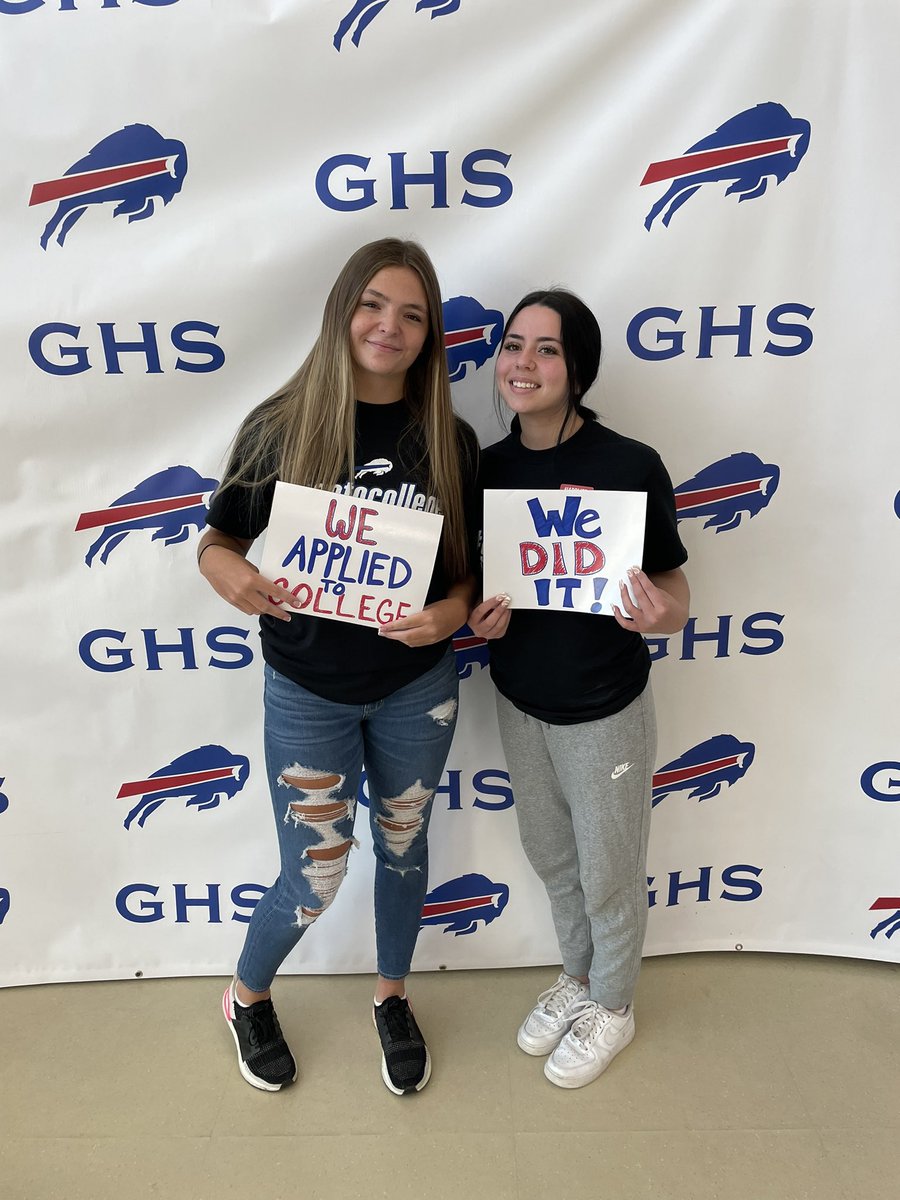 keri_waddle's tweet photo. Gibbon’s Class of 2023 applied to college today!!!! #apply2college #ghsbuffs https://t.co/7IMzsxbBzr