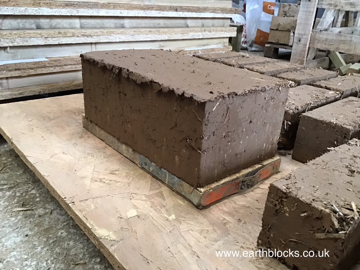 cob_specialist's tweet photo. How about this bad-boy? 150mm #cob block. Weighing-in at a mighty 27.5kg! Pro-rata this'll be an [even] more economical approach to #sustainablebuilding They are bloody heavy tho! https://t.co/PeMeoEA3cS #cob #cobblocks https://t.co/tU8aCklk4b