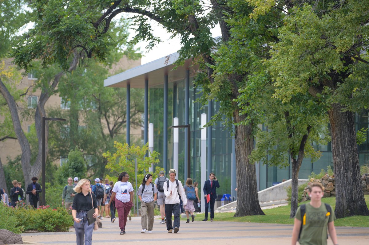 MinesAdmissions's tweet photo. Come visit us! A campus tour by one of our Student Ambassadors is a great way to learn what it's like to be a student at Mines. Info sessions and tours are every weekday at 9:30am and 1:30pm. Follow the link in bio to schedule a tour! #FutureOredigger https://t.co/qRohfQ1Fks