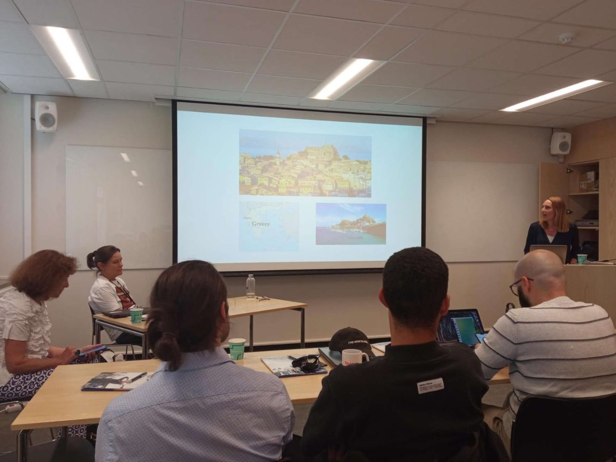 Autismo_Sevilla's tweet photo. Nuestra compañera Angélica está estos días en Trondheim (Noruega) asistiendo a un encuentro del Proyecto #ELADDA. Allí ha compartido nuestra experiencia en los proyectos #CulturaFacil y #Digitool y como facilitamos aprendizajes a través de la tecnología
#ProyectosAS #TEA https://t.co/sXCKt099zN