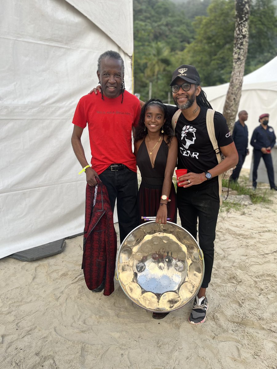 TheJuliusCZAR's tweet photo. To see a stage featuring one of our legends alongside the next generation of T&amp;T perform our national anthem for the 60th anniversary of our Independence…it just doesn’t get any more iconic than this for me.🎖
@caesarsarmy 🇹🇹 https://t.co/rDf28I9Kcu