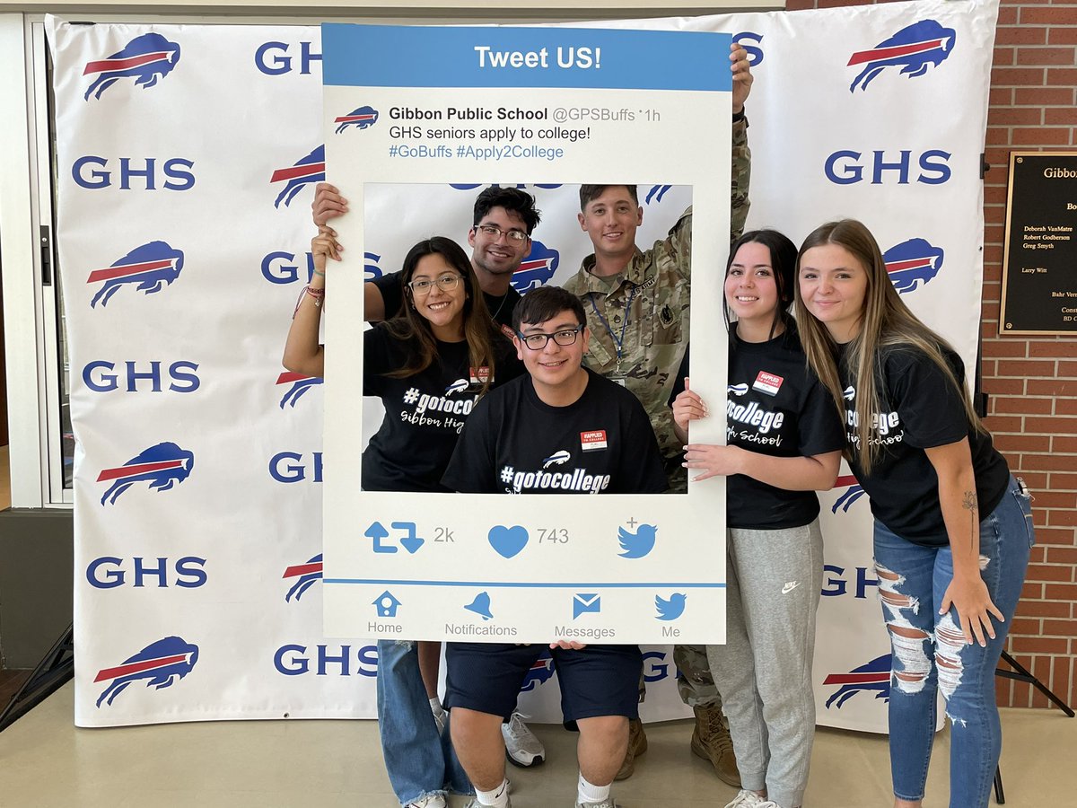 keri_waddle's tweet photo. Gibbon’s Class of 2023 applied to college today!!!! #apply2college #ghsbuffs https://t.co/nUhrKBefK7