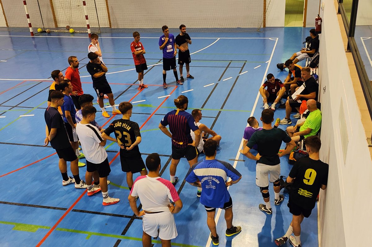 cdbotellines's tweet photo. Hoy a las 20:30h, nuestro equipo sénior tiene su segunda sesión de esta primera semana de pretemporada en el Pabellón Vega Morata de Lanjarón. 💪💪
#Botellines #Titiririti #Cañón https://t.co/fmkJkCRYGx