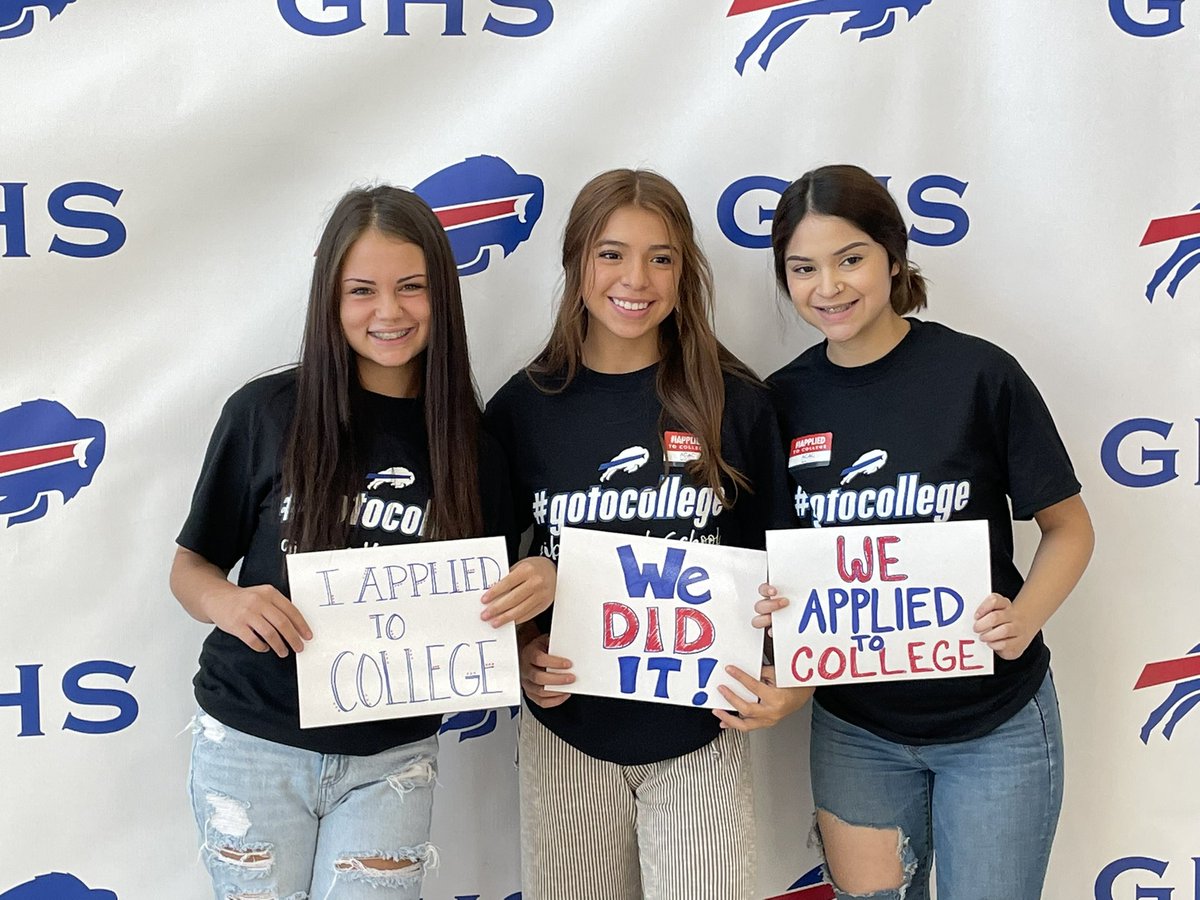 keri_waddle's tweet photo. Gibbon’s Class of 2023 applied to college today!!!! #apply2college #ghsbuffs https://t.co/xyYGoZjQ2C