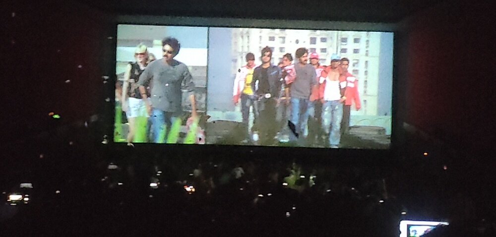 vinodmacherla9's tweet photo. Celebrate Chesukovali kani Screens Chimpadam not at all good ☹️ 😠

#Jalsa4KCelebrations #JalsaSpecialShows #pawankalyan
#HBDJanasenani #Jalsa 
#Jalsa #PawanKalyan #JalsaStorm 
#HariHaraVeeraMallu #JanaSenaniBirthdayFest2022
#HBDJanaSenaniPawanKalyan https://t.co/fsJzPq2D8O