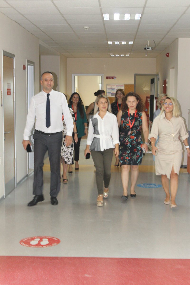 Genel Müdürümüz Özlem Dağ ve Genel Müdür Yardımcımız Hale Güneş bugün kampüsümüzde tüm öğretmenlerimiz ile bir araya geldiler.
#bursamodernbk ailesi olarak fark yaratan eğitim modelimiz ve uygulamalarımızla,güçlü öğretmen kadromuz ile yeni döneme hazırız.
❤️💙 
#BahçeşehirKoleji