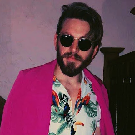 threatlevelpapi's tweet photo. @0xCharlota @Poolsuite shades are different, but vibe is the same🌴 https://t.co/88gJprb25Y