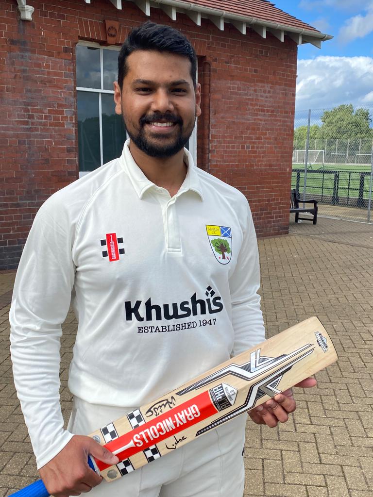 morton_cricket's tweet photo. Performance of the week:
1⃣'s - @AsifullaKhan_05 scoring 126, his 2nd 💯 of the season &amp; @stsenthilnathan taking 3/30
2⃣'s - @SidhiqAjmal top scoring with 48 runs
3⃣'s - Priyank top scoring with 34 runs
@KhushisDunferm @AndrewAllanArch https://t.co/kDwcC0bAg2