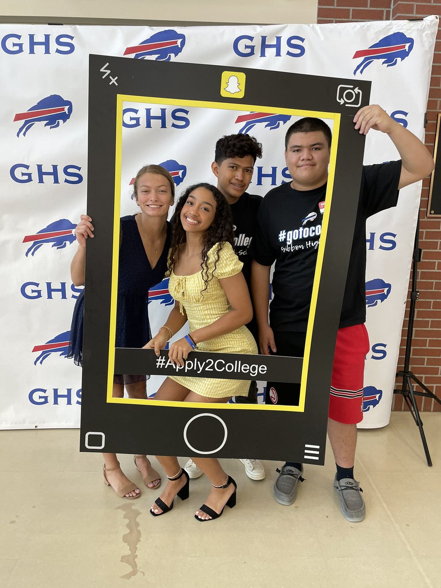 keri_waddle's tweet photo. Gibbon’s Class of 2023 applied to college today!!!! They even got prizes!!! #apply2college #ghsbuffs https://t.co/F0Crfw7tUg