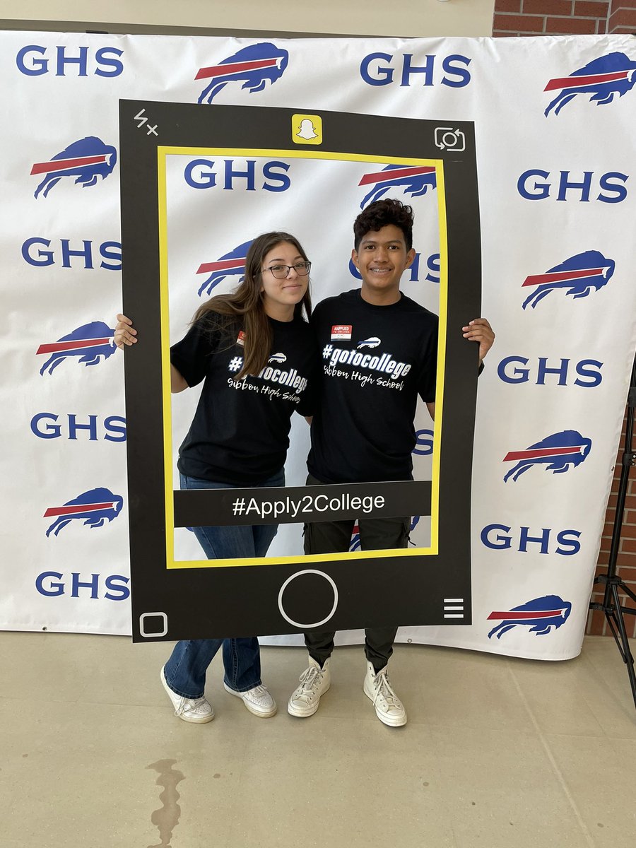 keri_waddle's tweet photo. Gibbon’s Class of 2023 applied to college today!!!! They even got prizes!!! #apply2college #ghsbuffs https://t.co/F0Crfw7tUg