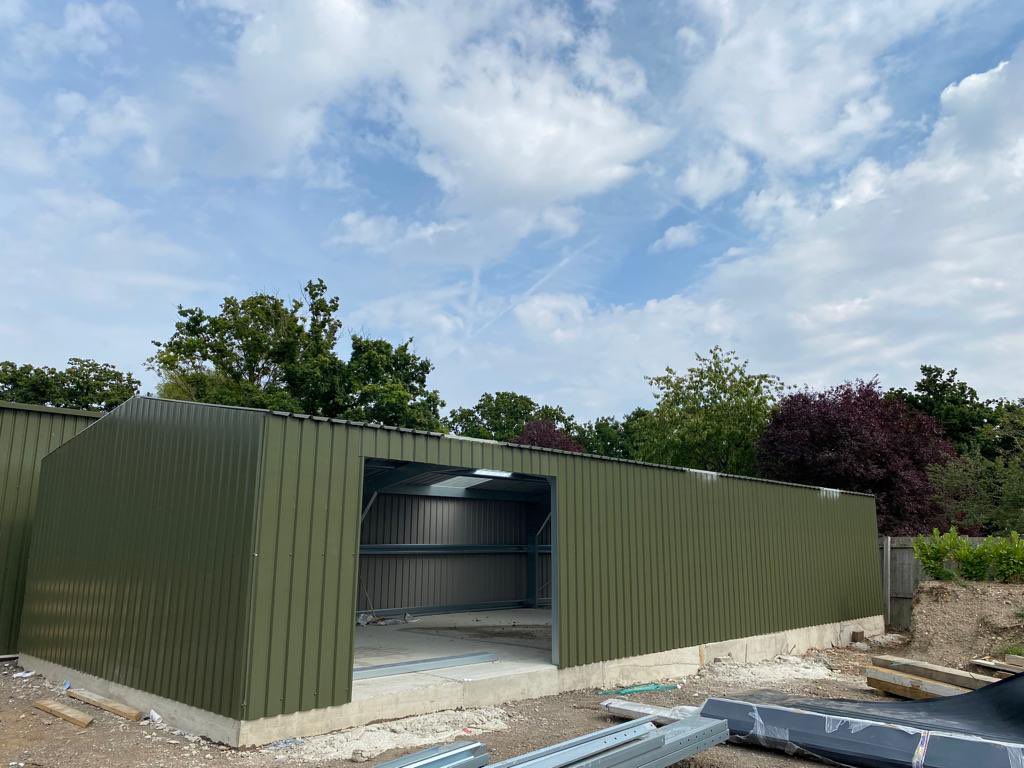 FirstFixGroup's tweet photo. #rainham #essex
6x15-2.5 m #eaves
Day 2 & now #sheeted and due for #completion . https://t.co/Td6QYsjHcS