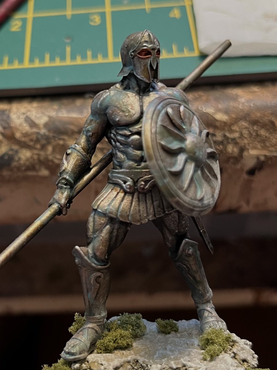Planning some lessons on Greek mythology for my day job inspired me to finally pull my finger out and start painting my fledgling #Darklands Atalantes force. Started with a tester for the Kolossi units. First time I’ve tried painting bronze or doing verdigris style weathering