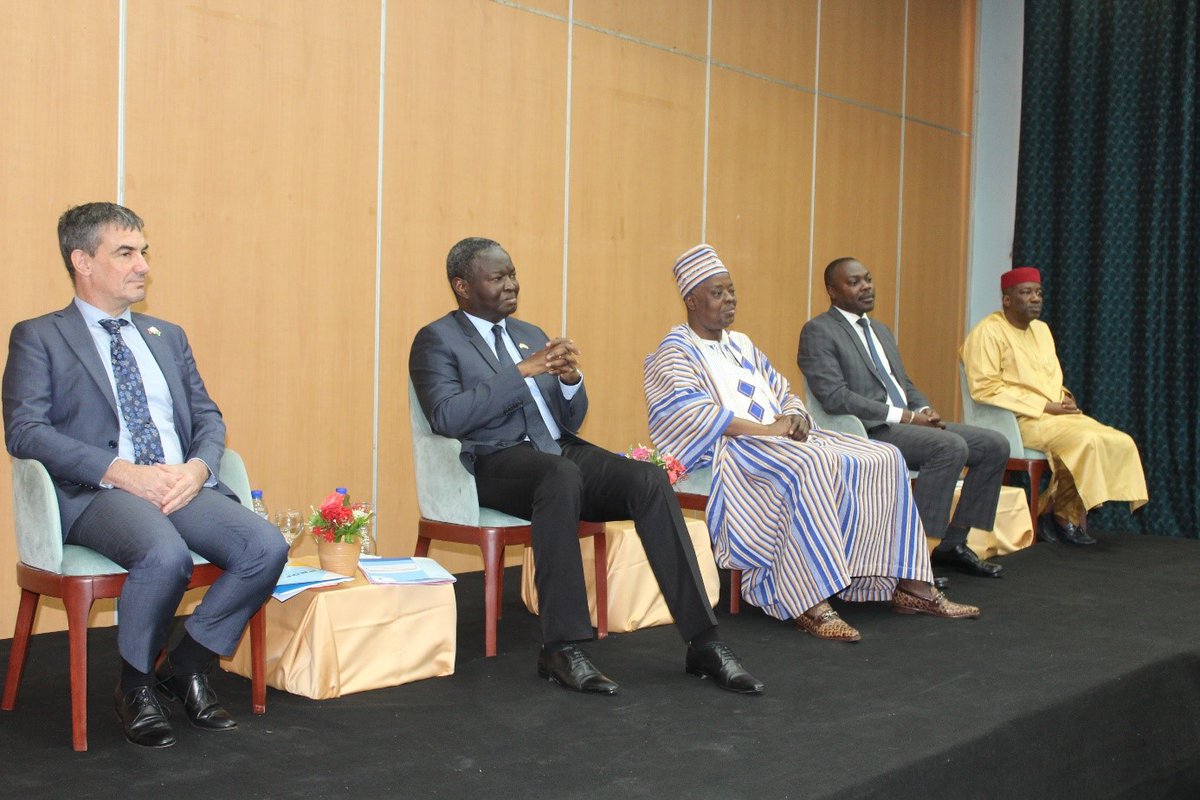 UEMOA_Officiel's tweet image. Lancement du #PROFOR ce 1er septembre 2022 à Ouagadougou par le Ministre #KokouEkeHODIN en charge de l’enseignement Technique du Togo en présence du Président de la #CommissiondelUEMOA #AbdoulayeDIOP, de #ChristianEGGS de la Coopération suisse, du Commissaire #MamaduSerifoJAQUITE