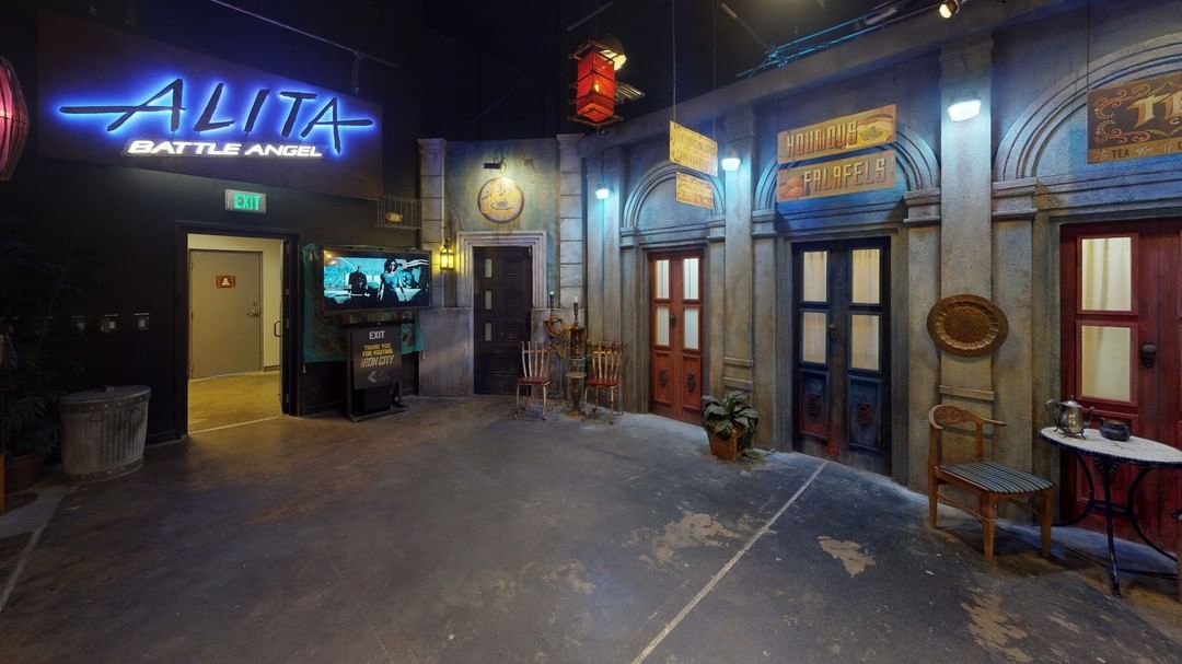 AlitaArmy's tweet photo. Some cool photos of the Kansas Bar set from Alita: Battle Angel 🤩
https://t.co/kk5qB2u3Eu
When can we come visit, @Rodriguez? 😊 https://t.co/lIbrqiqmgt