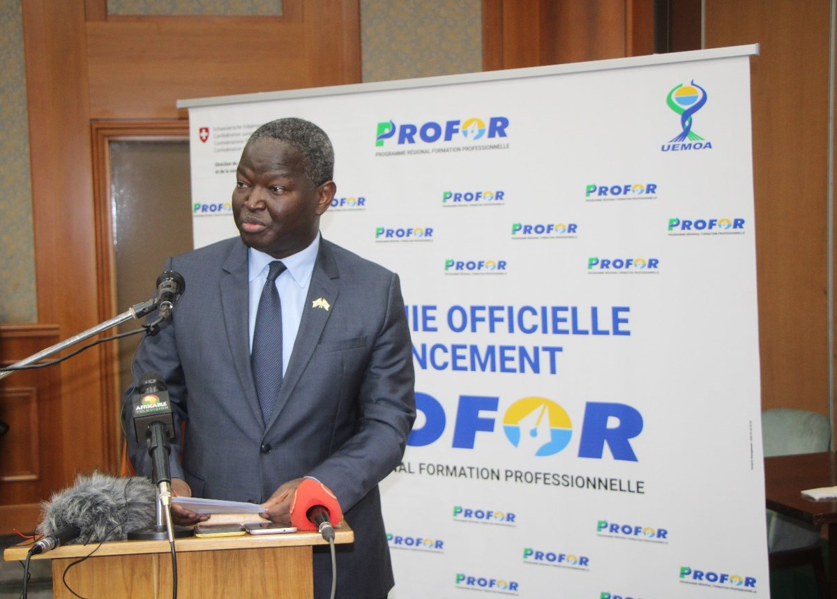 UEMOA_Officiel's tweet image. Lancement du #PROFOR ce 1er septembre 2022 à Ouagadougou par le Ministre #KokouEkeHODIN en charge de l’enseignement Technique du Togo en présence du Président de la #CommissiondelUEMOA #AbdoulayeDIOP, de #ChristianEGGS de la Coopération suisse, du Commissaire #MamaduSerifoJAQUITE