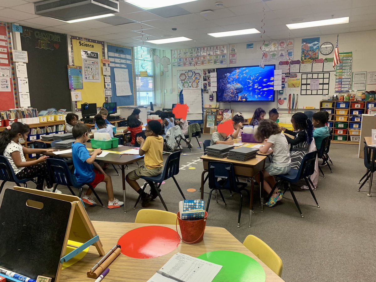 vwiz3's tweet photo. First graders are writing their CVC short a spelling words for the week with an engaging dice game using color pencils. @bellsferryelem https://t.co/dxzVj9Cen2
