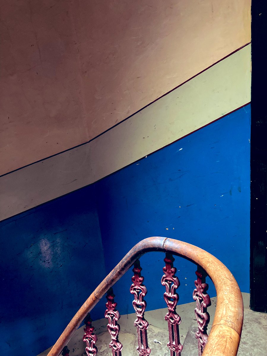 From a world of non ironic moustaches comes a dado rail the cool and covert blue of a Mirage over San Carlos Water, with dado and balusters the inexplicable burgundy and blue favoured by producers of light commercial vehicles during the golden age of bank robberies. Leith Walk.